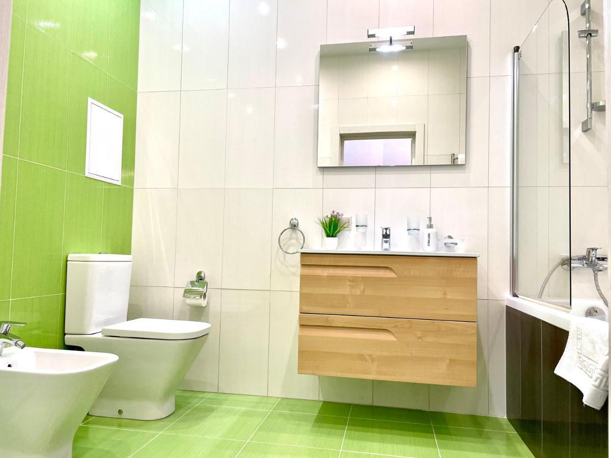 Navit Luxury Apartments With Breakfast Near The Railway Station, The City Center And The Park 基輔 外观 照片