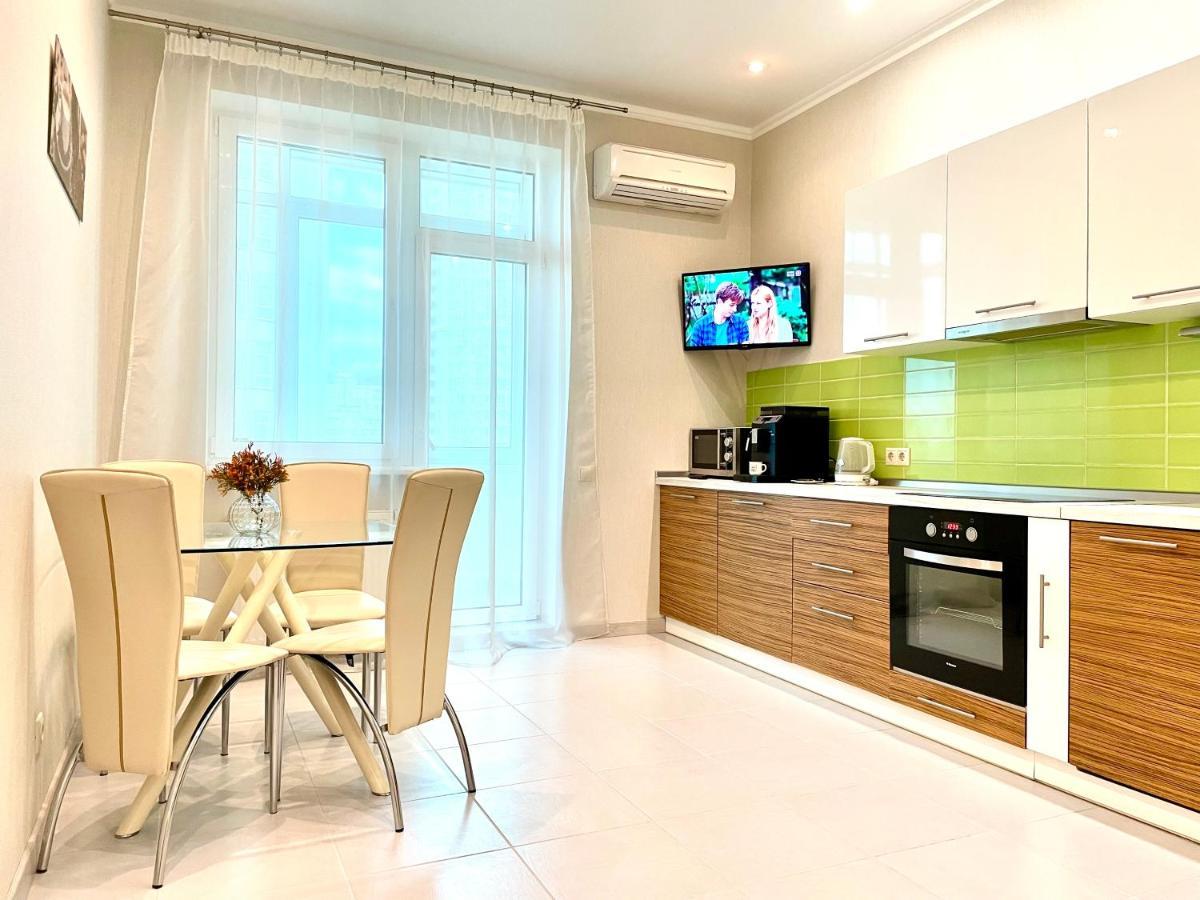 Navit Luxury Apartments With Breakfast Near The Railway Station, The City Center And The Park 基輔 外观 照片