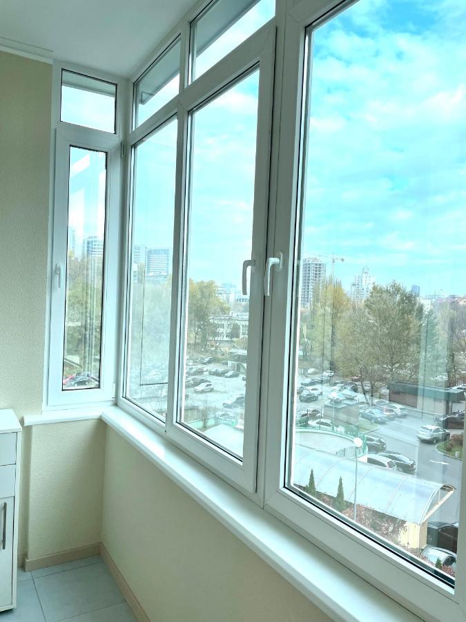 Navit Luxury Apartments With Breakfast Near The Railway Station, The City Center And The Park 基輔 外观 照片